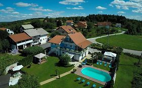 Pool Apartments Plitvice Lakes